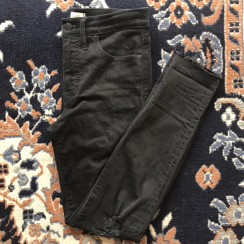 Madewell 9” High Rise Skinny Jeans in Black Sea